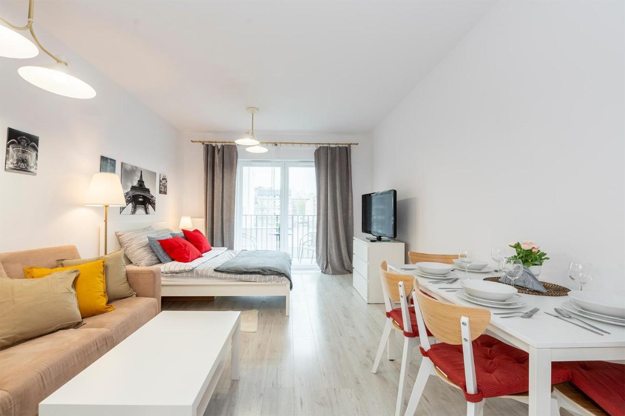 Luxury In City -3- Studio Bright & Secure Free Parking 우치 외부 사진