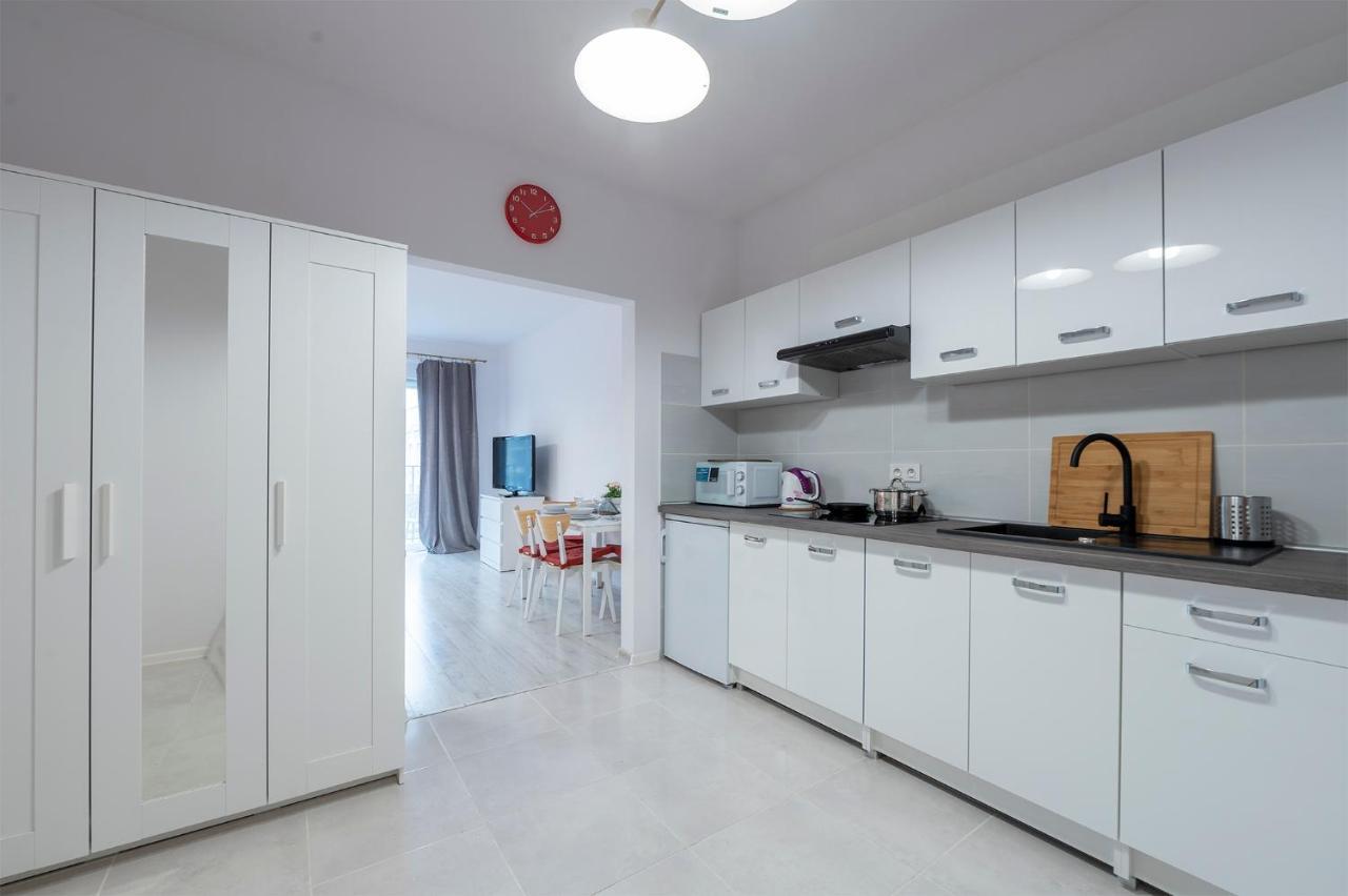 Luxury In City -3- Studio Bright & Secure Free Parking 우치 외부 사진