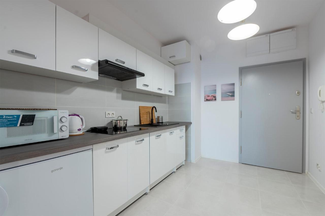 Luxury In City -3- Studio Bright & Secure Free Parking 우치 외부 사진