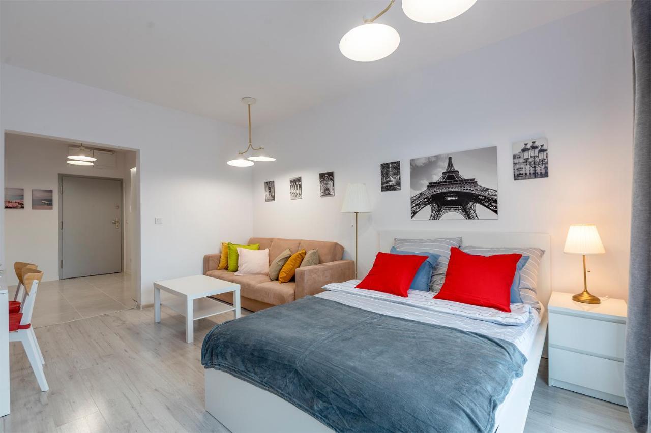 Luxury In City -3- Studio Bright & Secure Free Parking 우치 외부 사진